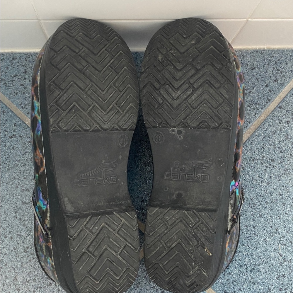 Dansko Metallic Clogs Size 38 - Picture 11 of 14